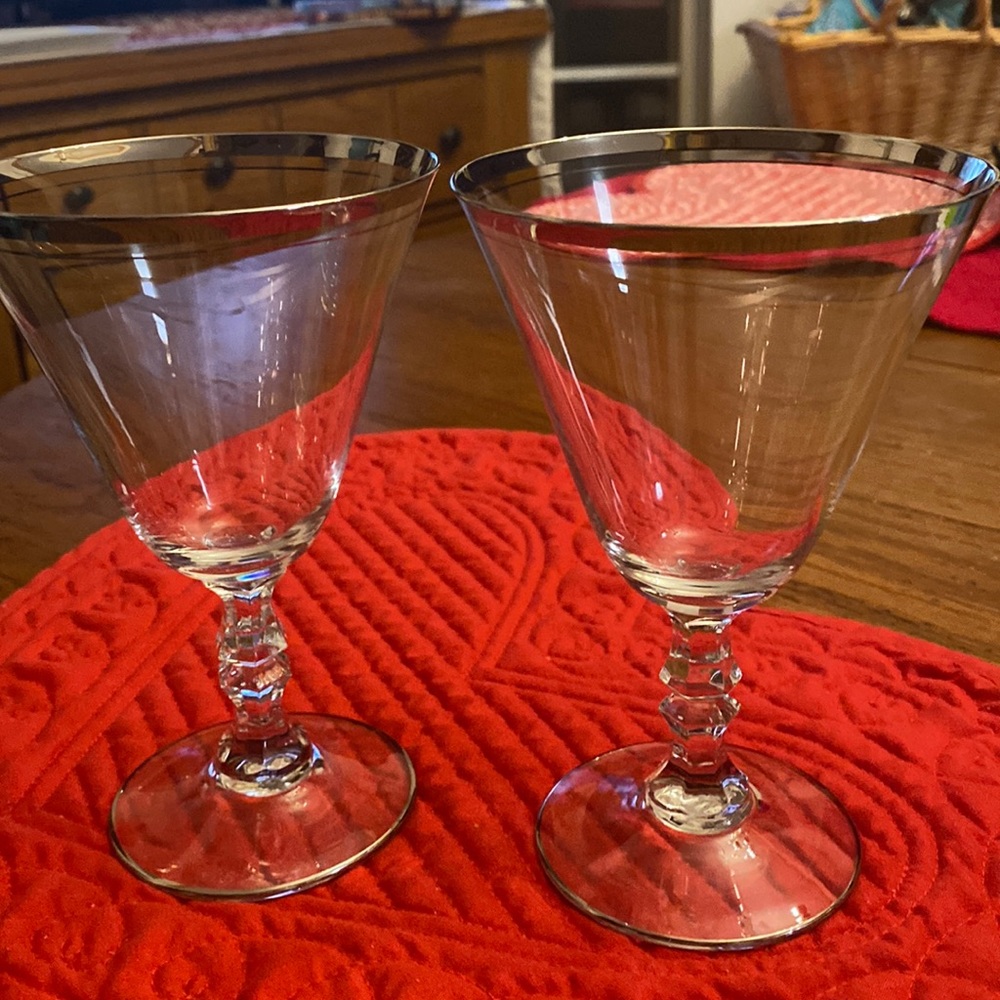 Beautiful wine Crystal goblets platinum rim, hand wash only.